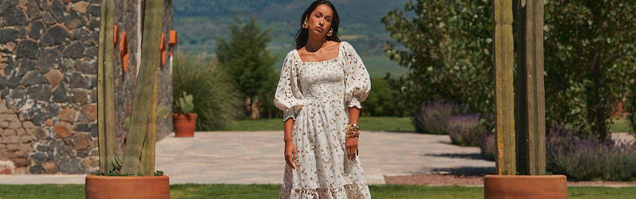 Abiti bianchi per l’estate: come abbinarli? 5 idee per un look estivo alla moda