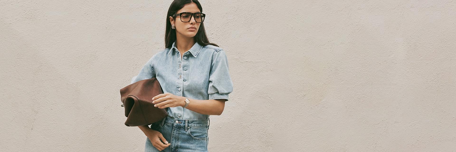 Jak nosić jeansy wiosną? 4 modne stylizacje