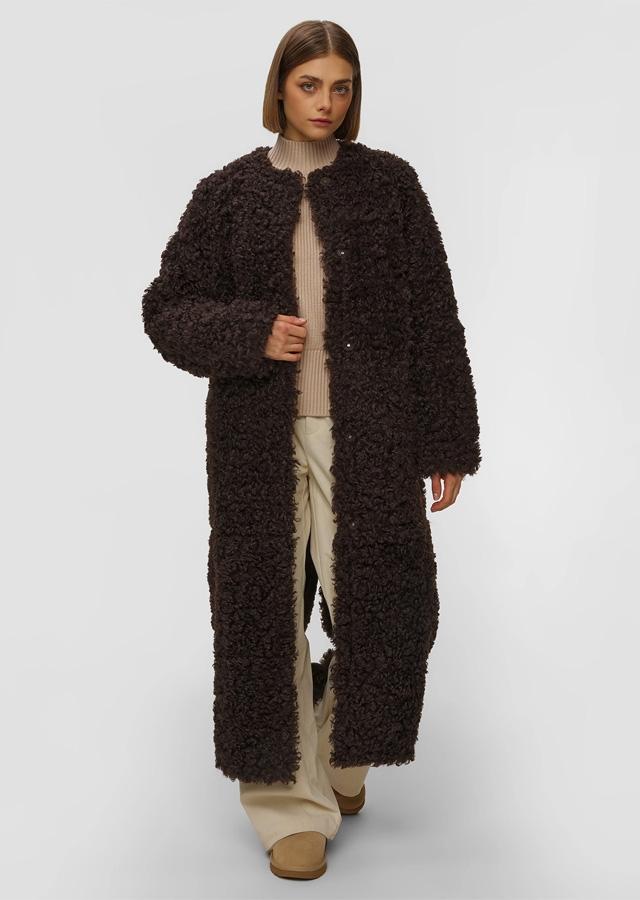 Długi, czekoladowy płaszcz na zimę od marki Stand Studio Długi, czekoladowy płaszcz na zimę od marki Stand Studio